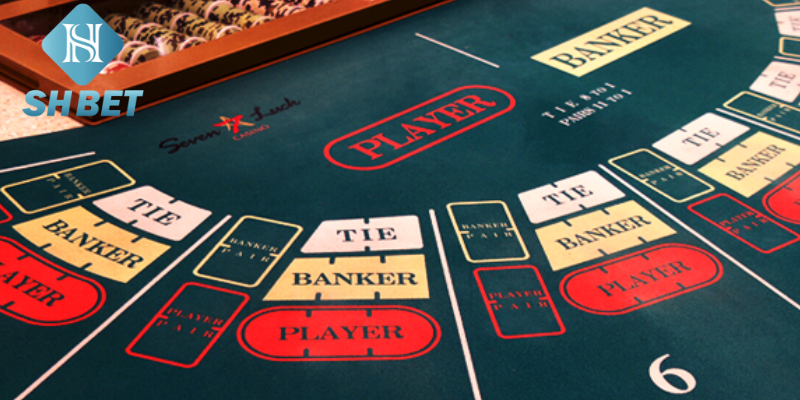 Người chơi đang tham gia ván Mini Baccarat